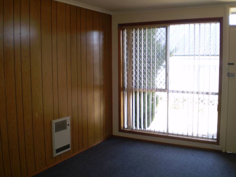 Cosy One Bedroom Unit Close to Launceston Picture 3