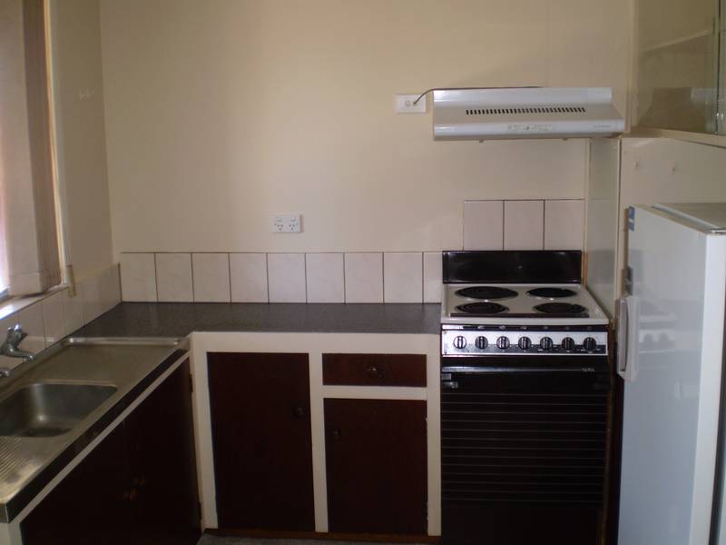 Cosy One Bedroom Unit Close to Launceston Picture 2