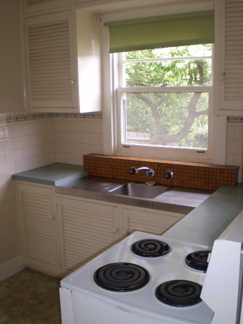 AFFORDABLE WITH VIEWS OF SOUTH LAUNCESTON Picture 3