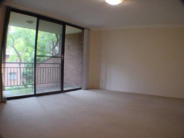 CONVENIENT LOCATION Picture 1