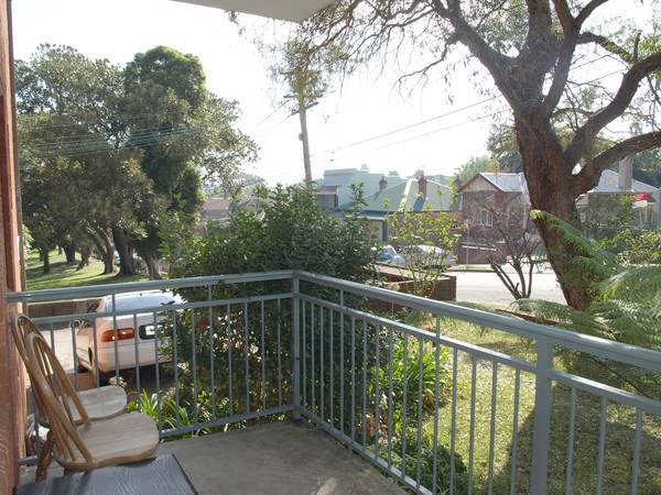 CONVENIENT GARDEN UNIT Picture 3