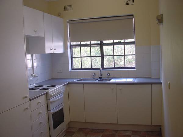 WALK TO THE BAY Picture 2