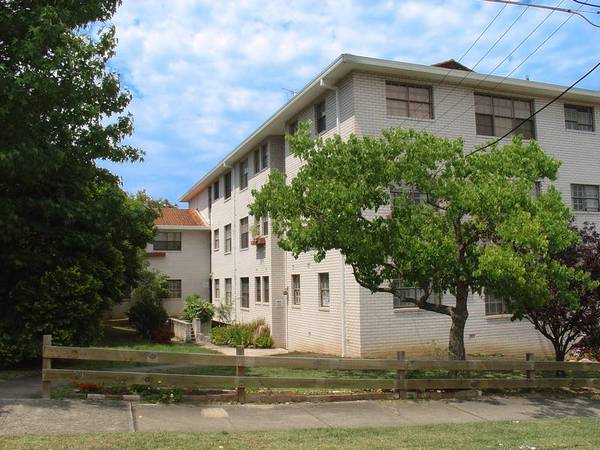 WALK TO THE BAY Picture 1