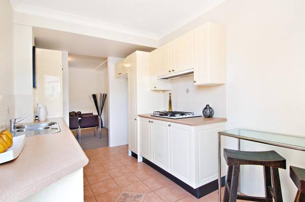 PRESTIGE APARTMENT LIVING Picture 3