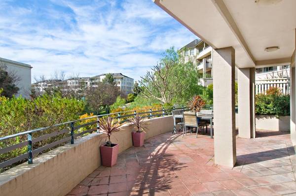 PRESTIGE APARTMENT LIVING Picture 2