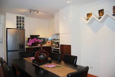 RENOVATED & READY TO ENJOY! Picture