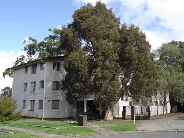 RENOVATED & READY TO ENJOY! Picture 3