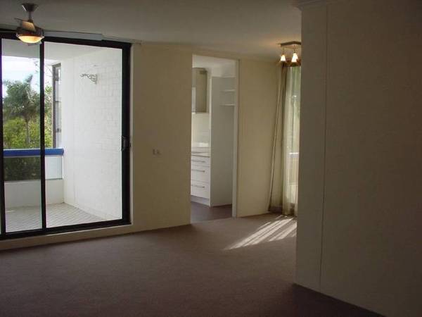 INTERIOR DESIGN RENOVATION! Picture