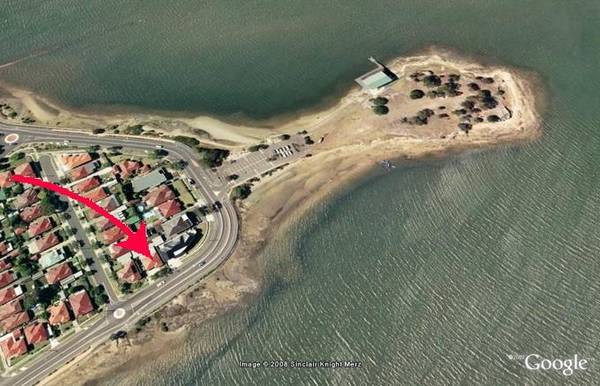 WATERSIDE LIVING WITH POTENTIAL Picture