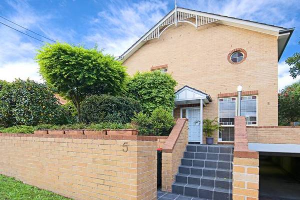 JUST LIKE A TERRACE Picture 3