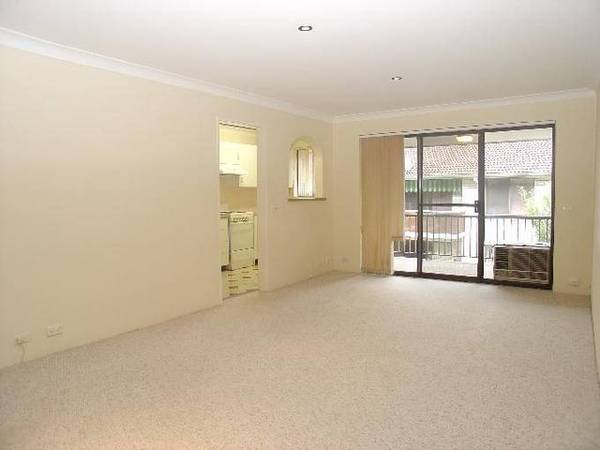 LARGE TOP FLOOR APARTMENT Picture LARGE TOP FLOOR APARTMENT Picture