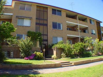 STUNNING TOP FLOOR UNIT Picture STUNNING TOP FLOOR UNIT Picture