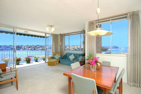 ABSOLUTE WATERFRONT WITH SPECTACULAR HARBOUR VIEWS Picture
