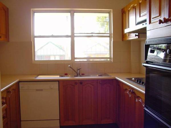 QUIET CONVENIENT LOCATION! Picture 3