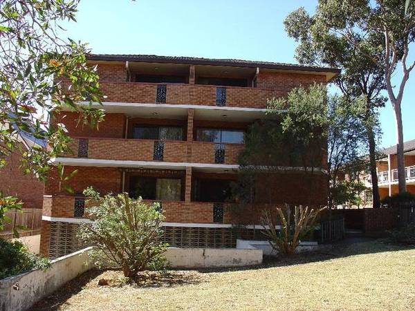 SENSATIONALLY SPACIOUS! Picture