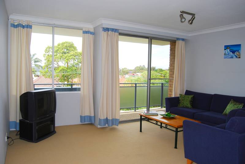 CONVENIENT ONE BEDROOM Picture 1