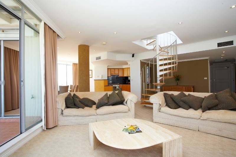 MOVE UP TO THE PENTHOUSE! Picture 2