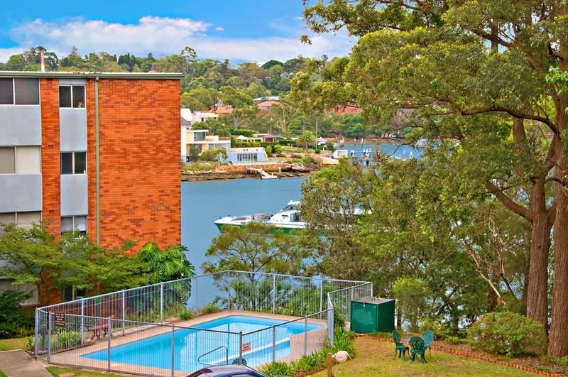 3 BEDROOMS ON WATERFRONT RESERVE Picture 1