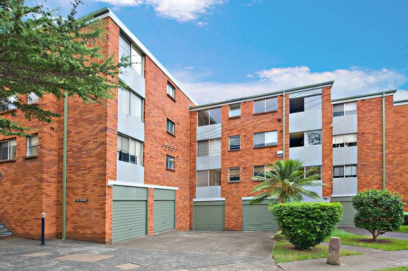 3 BEDROOMS ON WATERFRONT RESERVE Picture 2