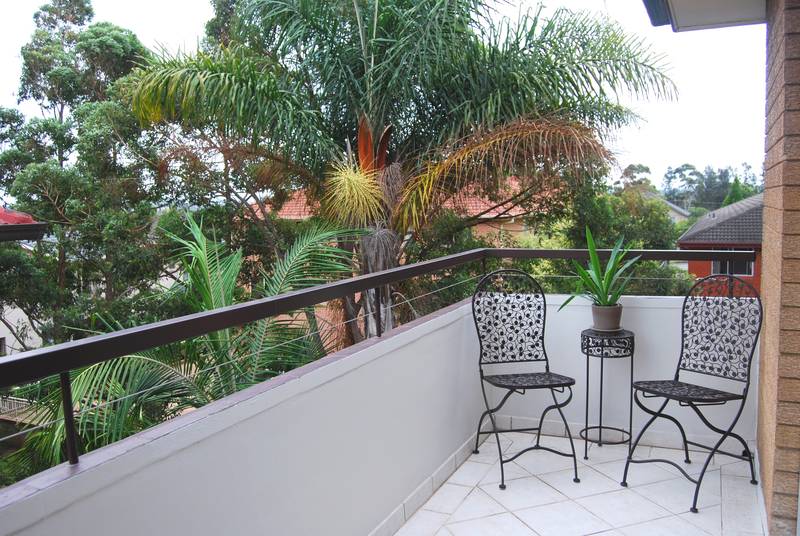 STYLISH ONE BEDROOM Picture 3