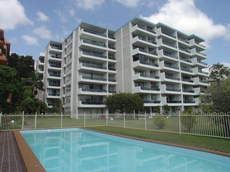 LIKE A RESORT! Picture 3