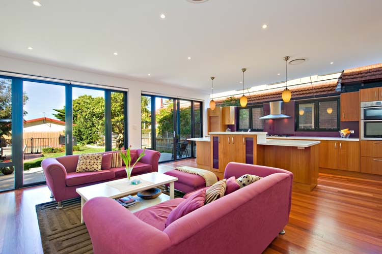 A CONTEMPORARY STANDOUT Picture 3