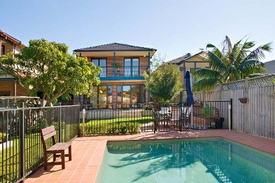 A CONTEMPORARY STANDOUT Picture