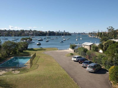 RARE FULL WATERFRONT APARTMENT Picture