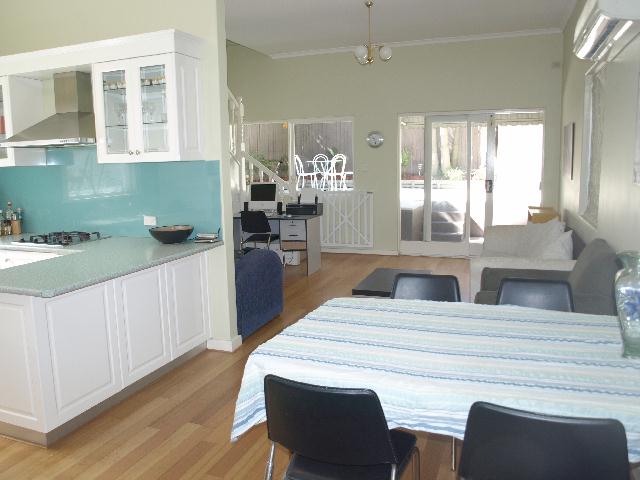 Superior Quality Living Picture 3