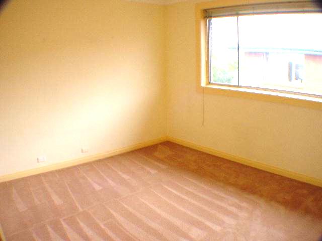 LOOKING FOR SPACE? Picture 3