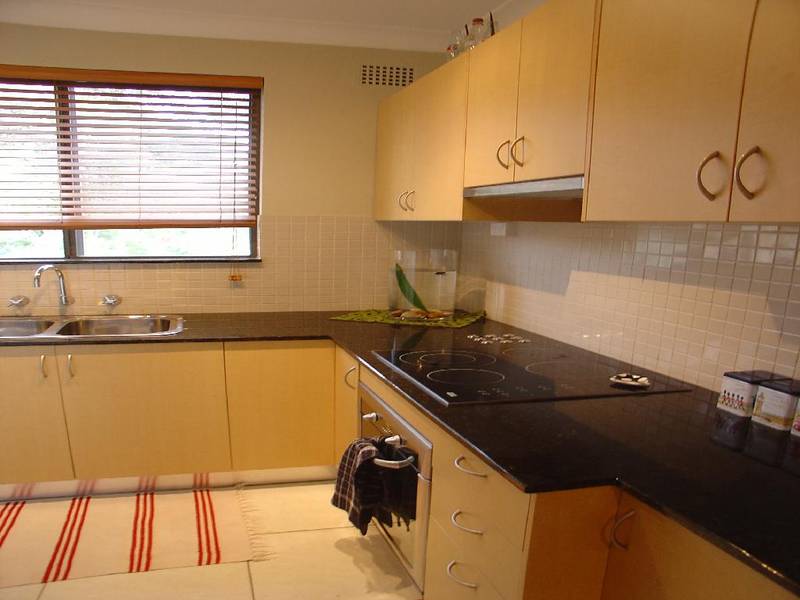 EASY LIVING! Picture 3