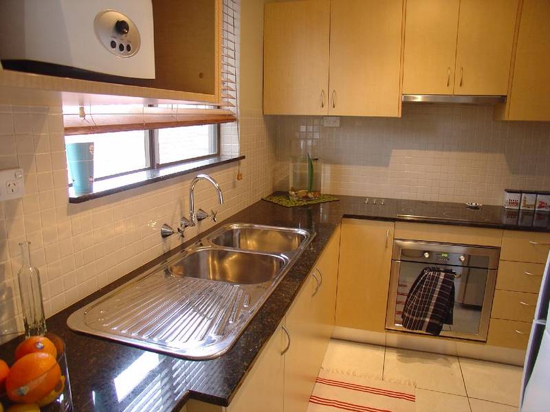 EASY LIVING! Picture 2