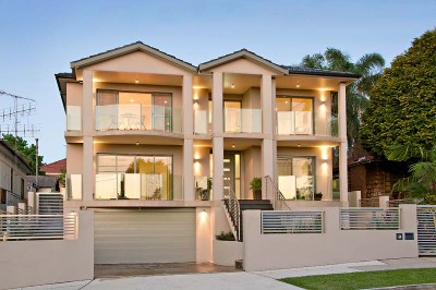 SOPHISTICATED FAMILY LIVING WITH VIEWS Picture SOPHISTICATED FAMILY LIVING WITH VIEWS Picture