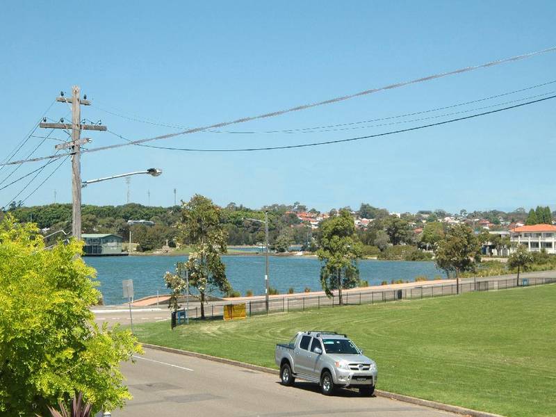 ELEVATED WATER & PARK VIEWS Picture 1