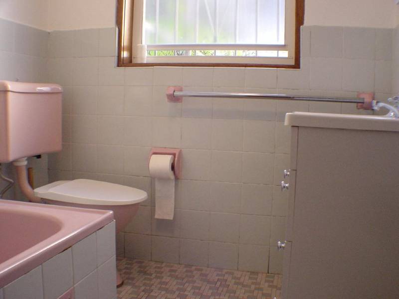 RENOVATED IN PRIME A
LOCATION! Picture 3