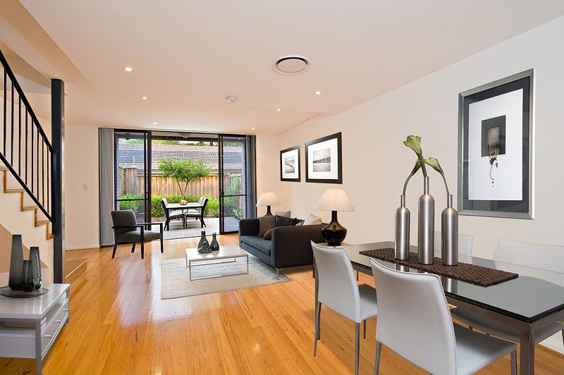 EXCEPTIONAL QUALITY TOWNHOUSE Picture 1