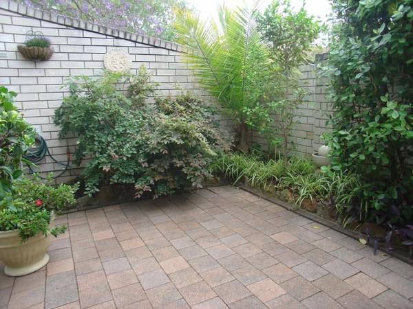 IMMACULATE PRESENTATION Picture 3