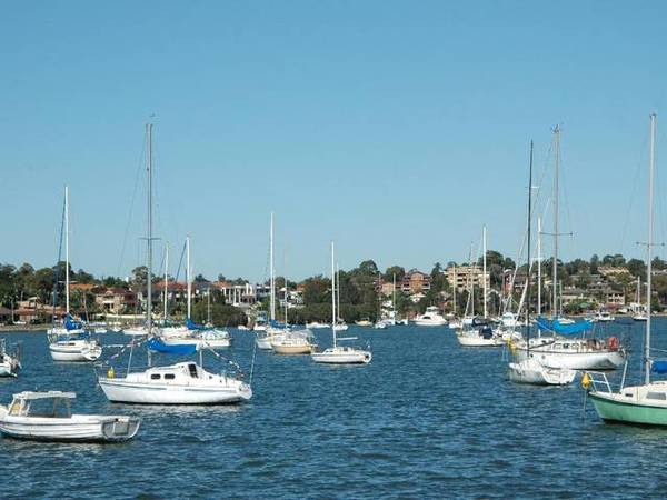 PRIME WATERFRONT RESERVE POSITION Picture 2