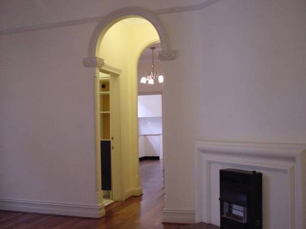 RENOVATED SEMI Picture 3