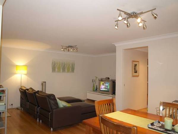 A PLEASURE TO LIVE IN Picture 3