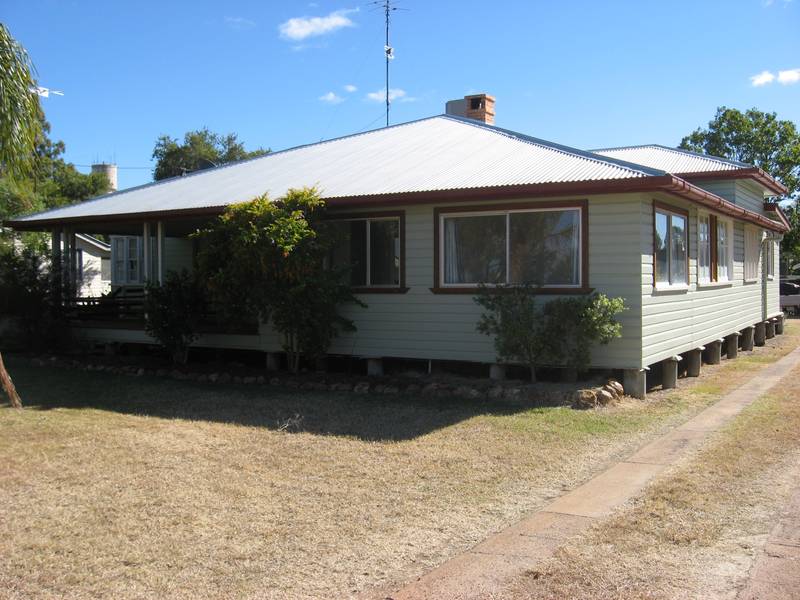 A Must See Picture 1