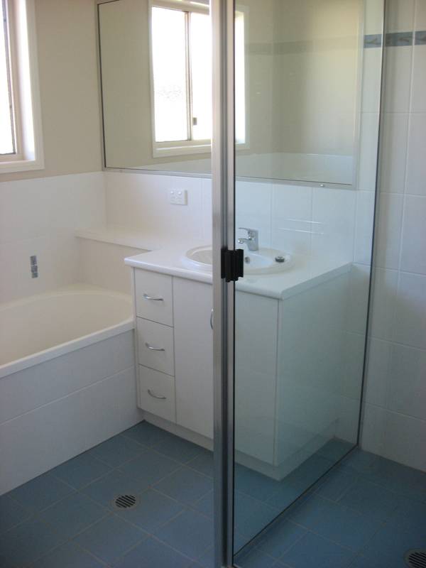 Brand New Executive Home Picture 3