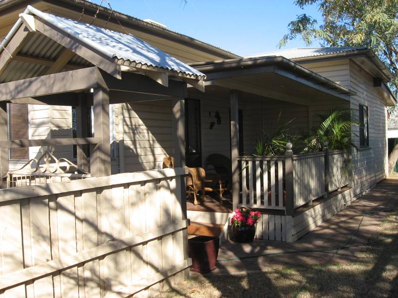 Beautiful Home - Fantastic Shed Picture 2