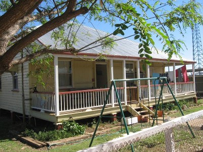 Cute Cottage Picture