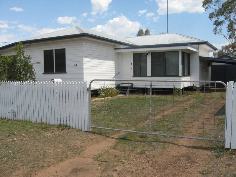 4 Bedrooms Picture 1