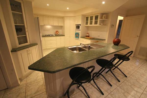 Unique Franklin Park Townhouse Picture 2