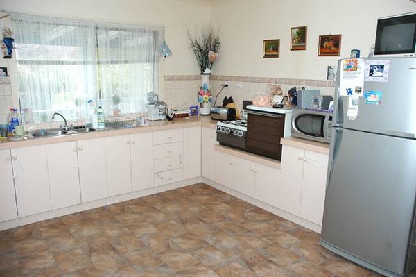 Spacious Investment! Picture 3