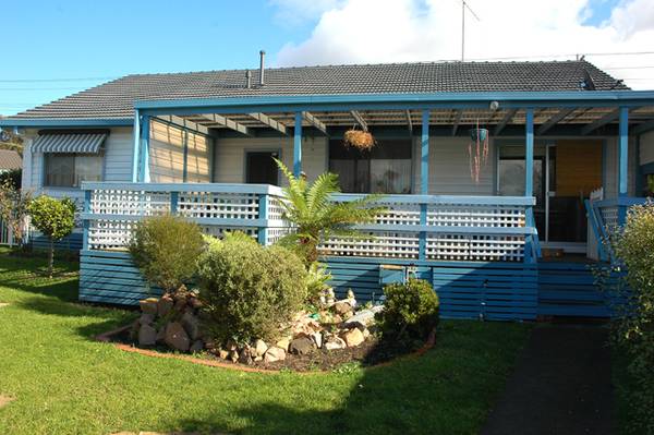 Spacious Investment! Picture 2