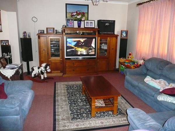 Edge of CBD! Picture 2