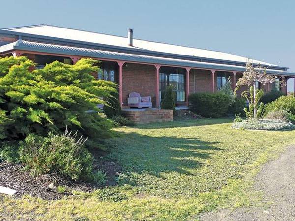 Farmlet with the lot! Picture 1